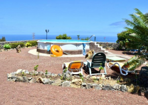 Casa con Wifi, piscina con vistas directamente al Mar, rodeada de árboles limoneros